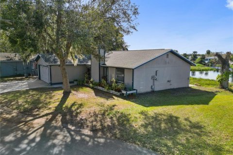 House in Lakeland, Florida 3 bedrooms, 158.21 sq.m. № 1567372 - photo 1
