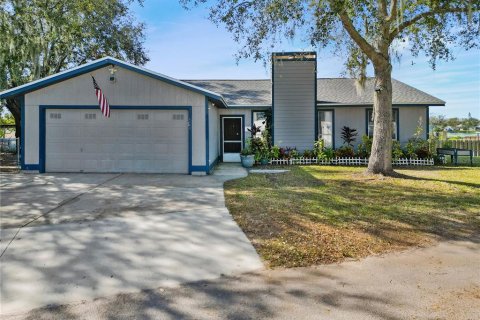 House in Lakeland, Florida 3 bedrooms, 158.21 sq.m. № 1567372 - photo 2