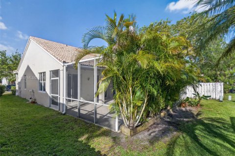 Villa ou maison à louer à Weston, Floride: 3 chambres, 137.31 m2 № 2071178 - photo 28