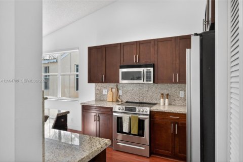 Villa ou maison à louer à Weston, Floride: 3 chambres, 137.31 m2 № 2071178 - photo 12