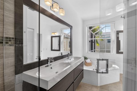 Villa ou maison à louer à Weston, Floride: 3 chambres, 137.31 m2 № 2071178 - photo 16