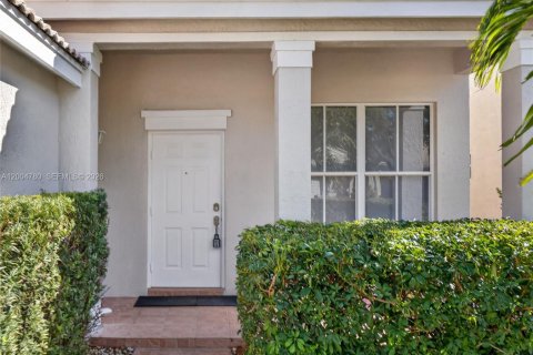 Villa ou maison à louer à Weston, Floride: 3 chambres, 137.31 m2 № 2071178 - photo 4