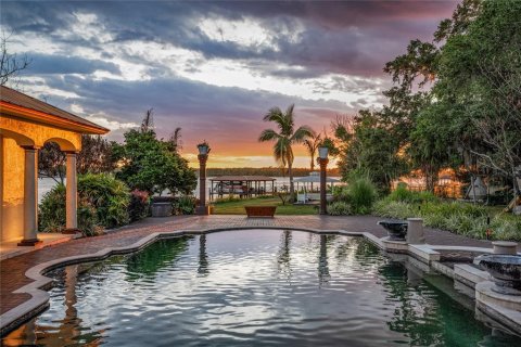 House in Orlando, Florida 10 bedrooms, 940.08 sq.m. № 2111312 - photo 4