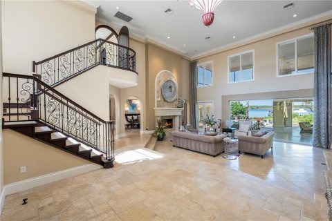 House in Orlando, Florida 10 bedrooms, 940.08 sq.m. № 2111312 - photo 7
