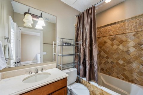 House in Orlando, Florida 10 bedrooms, 940.08 sq.m. № 2111312 - photo 28