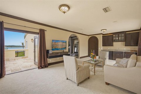 House in Orlando, Florida 10 bedrooms, 940.08 sq.m. № 2111312 - photo 17