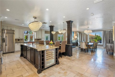 House in Orlando, Florida 10 bedrooms, 940.08 sq.m. № 2111312 - photo 10