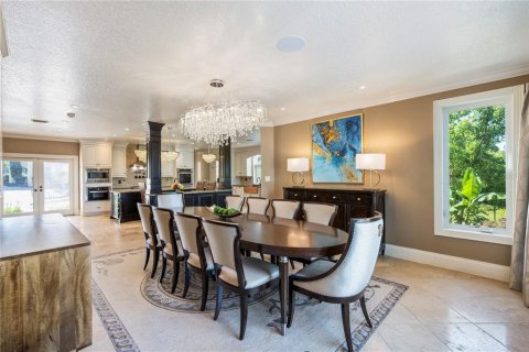 House in Orlando, Florida 10 bedrooms, 940.08 sq.m. № 2111312 - photo 13