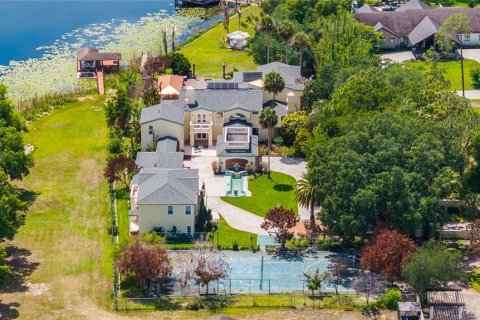 House in Orlando, Florida 10 bedrooms, 940.08 sq.m. № 2111312 - photo 2