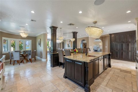 House in Orlando, Florida 10 bedrooms, 940.08 sq.m. № 2111312 - photo 11