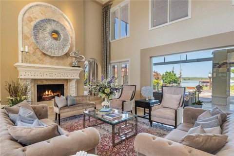 House in Orlando, Florida 10 bedrooms, 940.08 sq.m. № 2111312 - photo 8