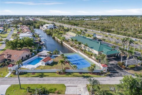 House in Punta Gorda, Florida 3 bedrooms, 143.26 sq.m. № 1632426 - photo 29
