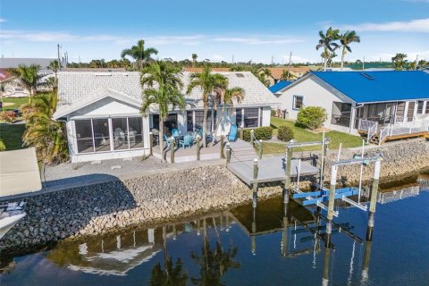 House in Punta Gorda, Florida 3 bedrooms, 143.26 sq.m. № 1632426 - photo 26