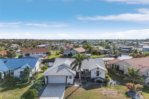House in Punta Gorda, Florida 3 bedrooms, 143.26 sq.m. № 1632426 - photo 24