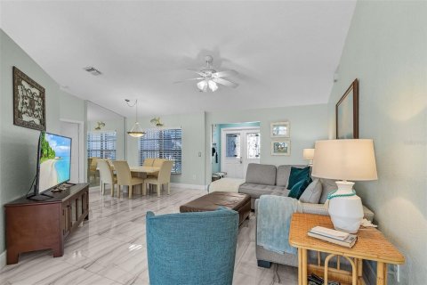House in Punta Gorda, Florida 3 bedrooms, 143.26 sq.m. № 1632426 - photo 8