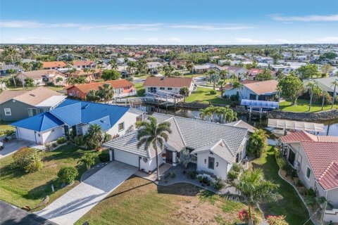 House in Punta Gorda, Florida 3 bedrooms, 143.26 sq.m. № 1632426 - photo 25
