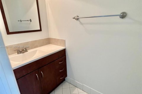 Townhouse in Weston, Florida 2 bedrooms, 120.22 sq.m. № 2068656 - photo 19