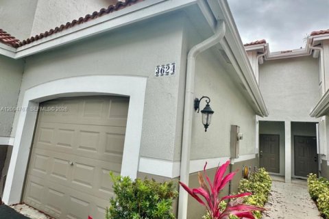 Townhouse in Weston, Florida 2 bedrooms, 120.22 sq.m. № 2068656 - photo 4