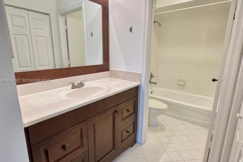 Townhouse in Weston, Florida 2 bedrooms, 120.22 sq.m. № 2068656 - photo 24