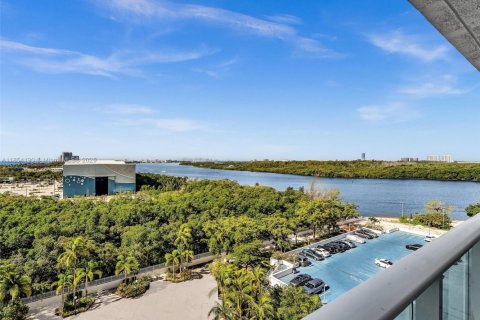 Condo in Sunny Isles Beach, Florida, 2 bedrooms  № 1871993 - photo 18