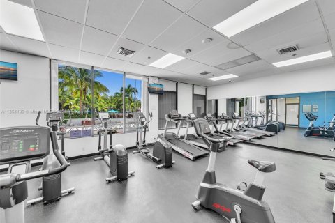 Condo in Sunny Isles Beach, Florida, 2 bedrooms  № 1871993 - photo 23