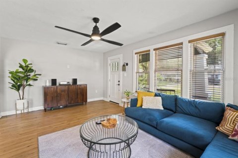 House in Tampa, Florida 2 bedrooms, 97.55 sq.m. № 1683071 - photo 8