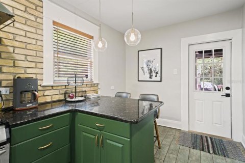 House in Tampa, Florida 2 bedrooms, 97.55 sq.m. № 1683071 - photo 16