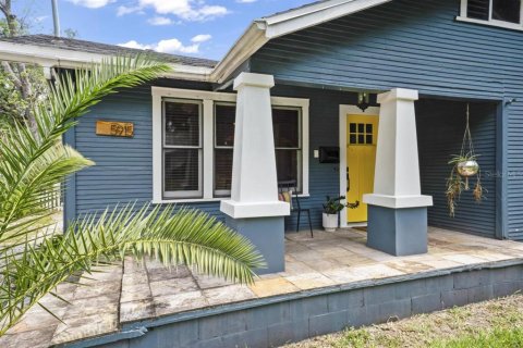 House in Tampa, Florida 2 bedrooms, 97.55 sq.m. № 1683071 - photo 2