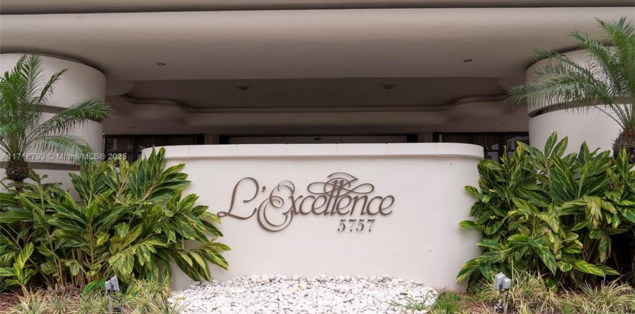 Кондоминиум с 2 спальнями в Майами-Бич, Флорида № 1984982