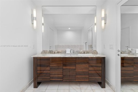 Copropriété à vendre à Miami Beach, Floride: 2 chambres, 157.75 m2 № 1977743 - photo 16