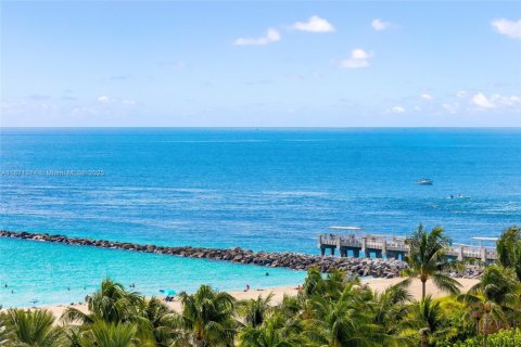 Copropriété à vendre à Miami Beach, Floride: 2 chambres, 157.75 m2 № 1977743 - photo 12