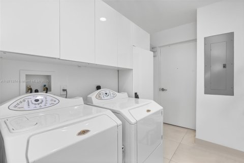 Copropriété à vendre à Miami Beach, Floride: 2 chambres, 157.75 m2 № 1977743 - photo 29