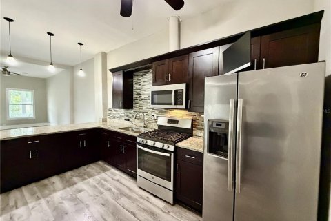 Villa ou maison à louer à Tampa, Floride: 3 chambres, 77.67 m2 № 2408308 - photo 4