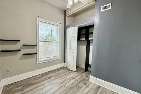 Villa ou maison à louer à Tampa, Floride: 3 chambres, 77.67 m2 № 2408308 - photo 11