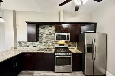 Villa ou maison à louer à Tampa, Floride: 3 chambres, 77.67 m2 № 2408308 - photo 3