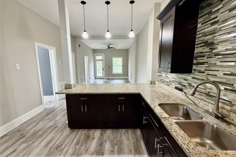 Villa ou maison à louer à Tampa, Floride: 3 chambres, 77.67 m2 № 2408308 - photo 6