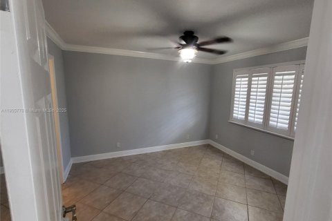 Снять в аренду кондоминиум в Форт-Лодердейл, Флорида 1 спальня, 67.08м2, № 1956638 - фото 6