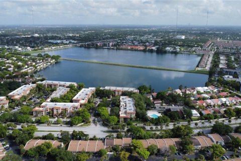 Condominio en venta en Miami, Florida, 2 dormitorios, 111.2 m2 № 1938004 - foto 23