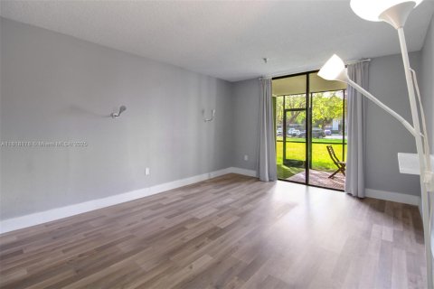 Condominio en venta en Miami, Florida, 2 dormitorios, 111.2 m2 № 1938004 - foto 14