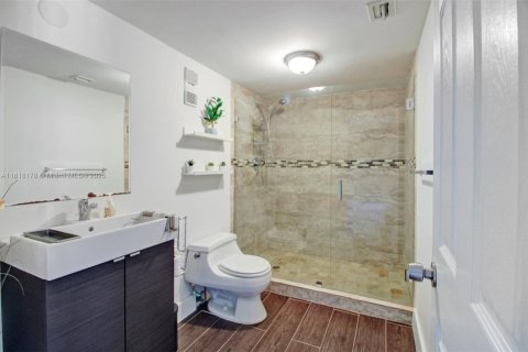 Condominio en venta en Miami, Florida, 2 dormitorios, 111.2 m2 № 1938004 - foto 12