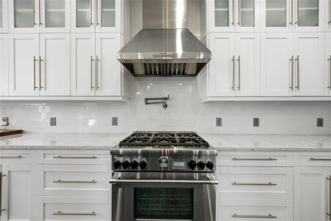 Купить виллу или дом в Тампа, Флорида 5 комнат, 384.71м2, № 2413457 - фото 22