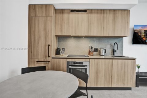 Copropriété à vendre à Miami, Floride: 1 chambre, 55.46 m2 № 2040876 - photo 2