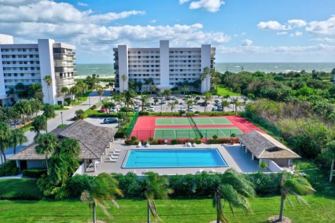 Condominio en venta en Hutchinson Island South, Florida, 2 dormitorios, 116.22 m2 № 1117747 - foto 1