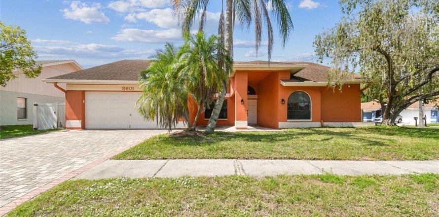 Casa en Tampa, Florida 4 dormitorios, 196.4 m2 № 1901787
