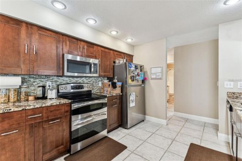 Casa en alquiler en Tampa, Florida, 4 dormitorios, 196.4 m2 № 1901787 - foto 9
