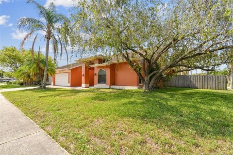 Casa en alquiler en Tampa, Florida, 4 dormitorios, 196.4 m2 № 1901787 - foto 3
