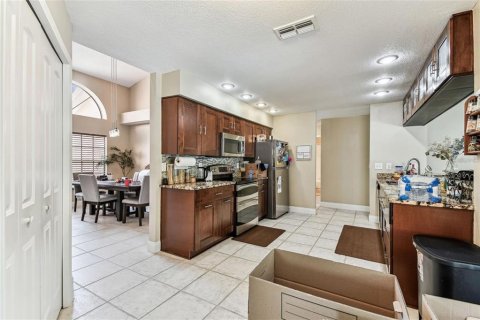 Casa en alquiler en Tampa, Florida, 4 dormitorios, 196.4 m2 № 1901787 - foto 13