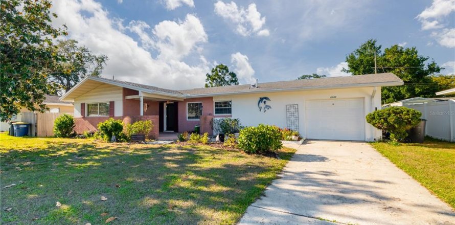 House in Clearwater, Florida 2 bedrooms, 134.24 sq.m. № 1642470