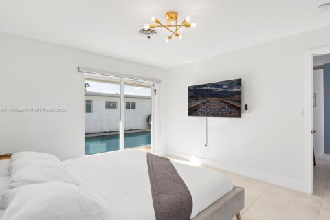 Commercial property in Hollywood, Florida 126.25 sq.m. № 1972515 - photo 13