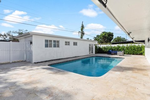 Commercial property in Hollywood, Florida 126.25 sq.m. № 1972515 - photo 22